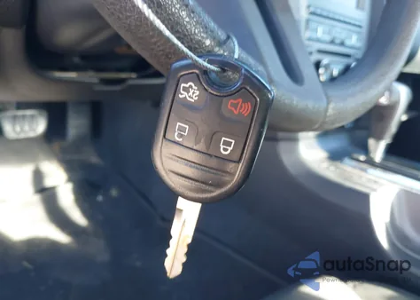 2011 Ford Mustang V6 z USA, uszkodzony, nr VIN 1ZVBP8AM6B5128802